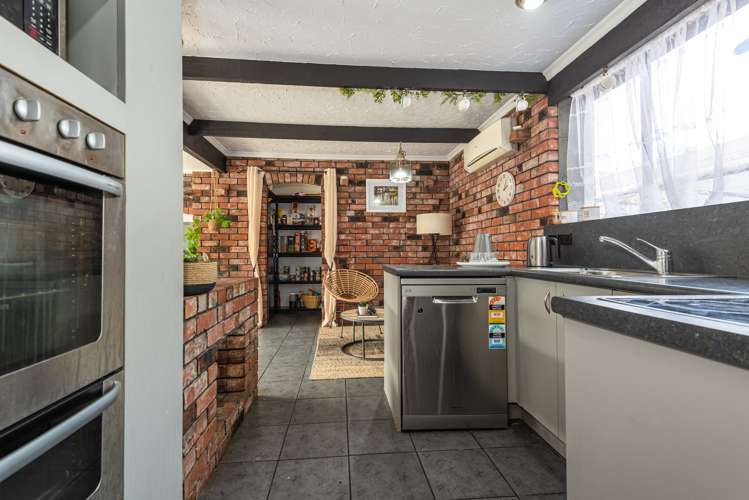 327 Avonhead Road Avonhead_10