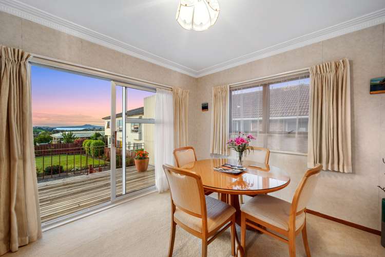 41 Bradbury Road Botany Downs_8