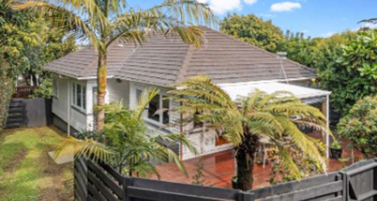 2/110 Owairaka Avenue_0