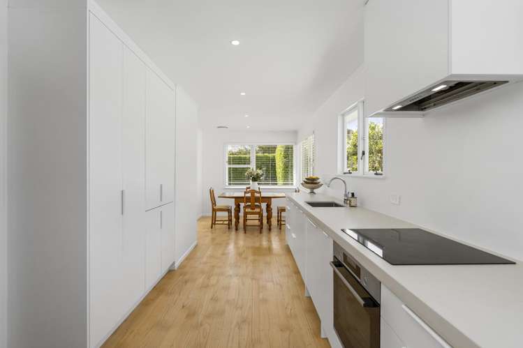 12 Crocombe Crescent Beach Haven_9