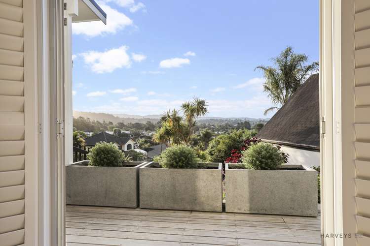 32 Chamari Close Titirangi_5