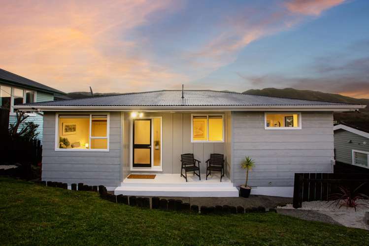49 Handyside Street Tawa_18