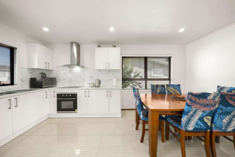 16 Antrim Crescent Otara_7