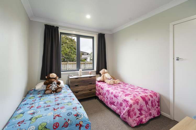 2 Croxley Place Terrace End_19