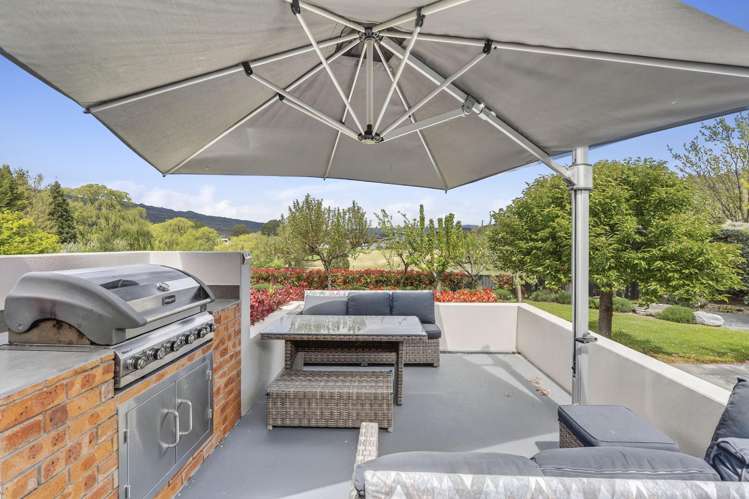 4 Pisa Moorings Road_3