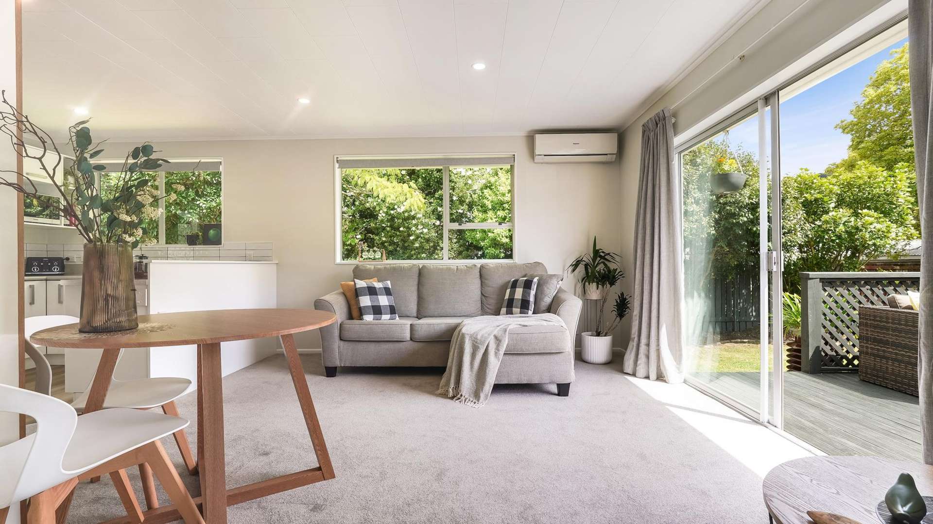 1/10 Denver Grove Totara Park_0