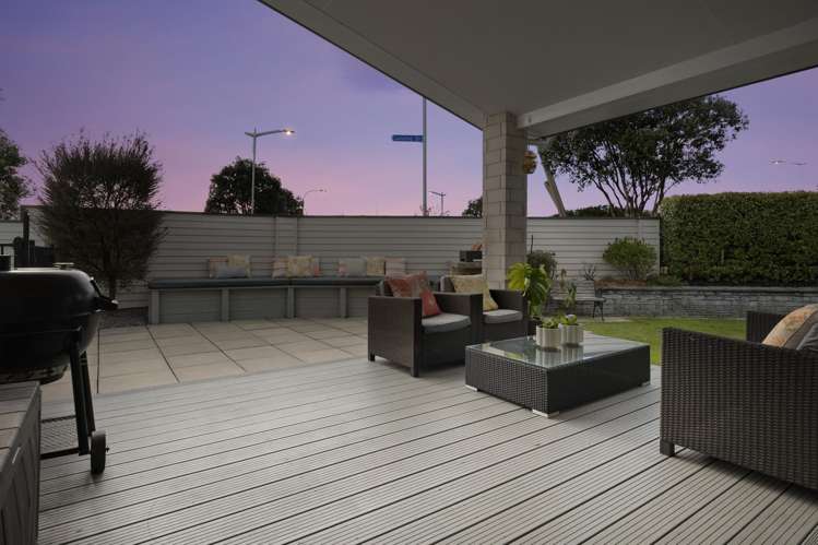 1 Landing Drive Pyes Pa_9