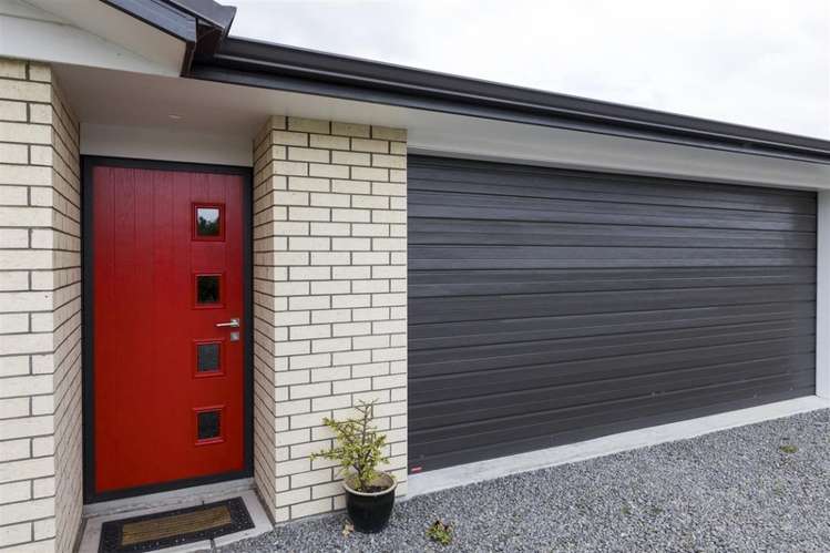 15d Aitken Street Bulls_5