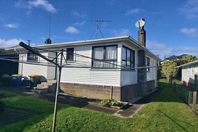 72 Sylvan Crescent Te Atatu South_1