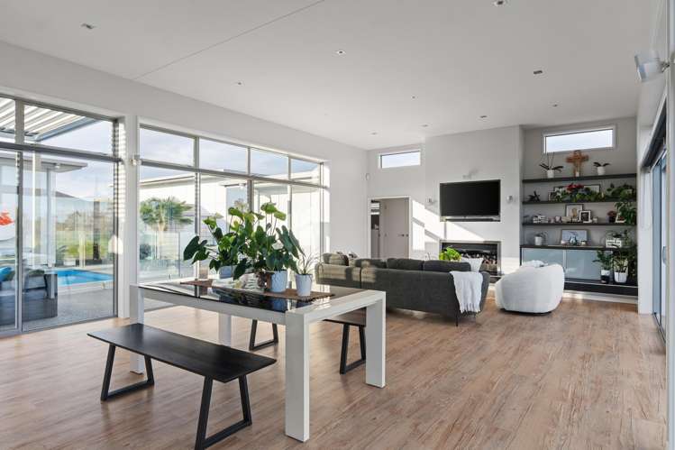 1 Charteris Rise Riverdale_5