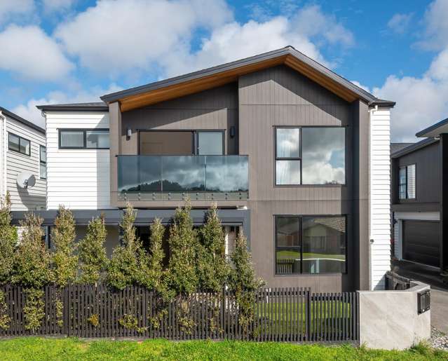 Modern Family Living in Greenhithe