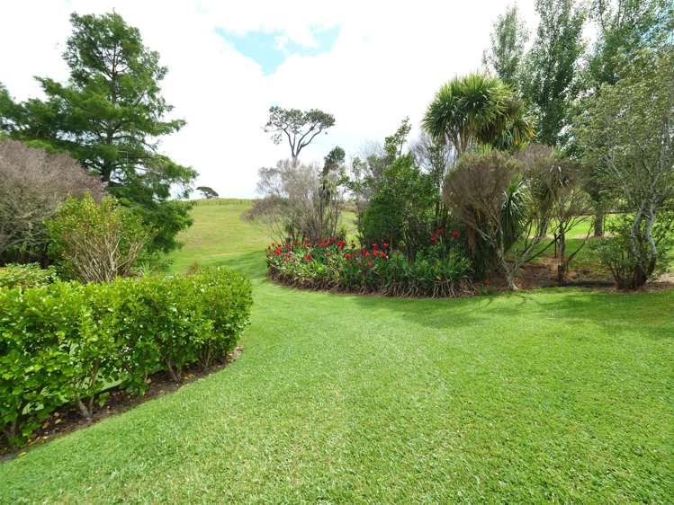 47 Lloyd Road Riverhead_25