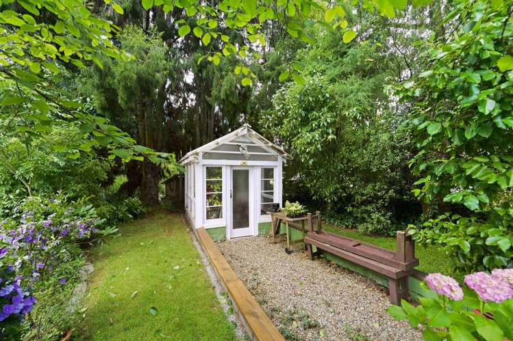 27 Greta Street Glenview_20