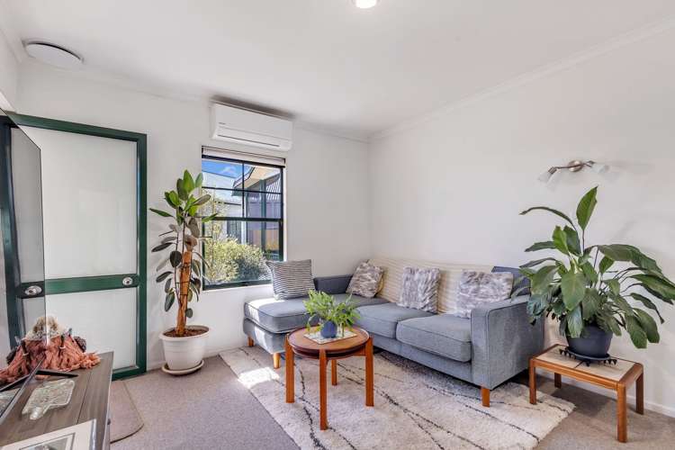 1/70 Whiteley Street_3