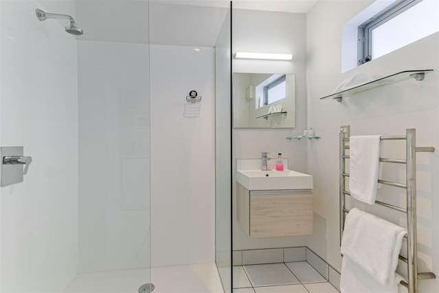 5,7 and 8/27 Marine Parade Carters Beach_3