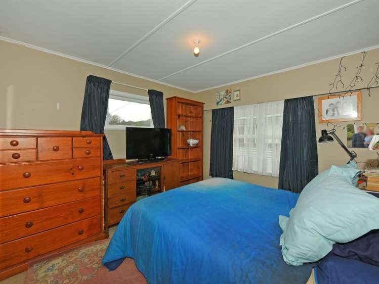 10 Parkway Wainuiomata_12