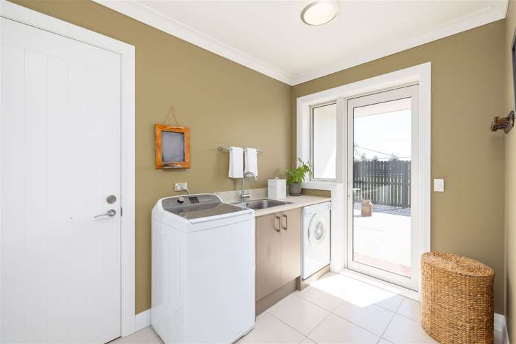 76 Carnaveron Drive Lincoln_18