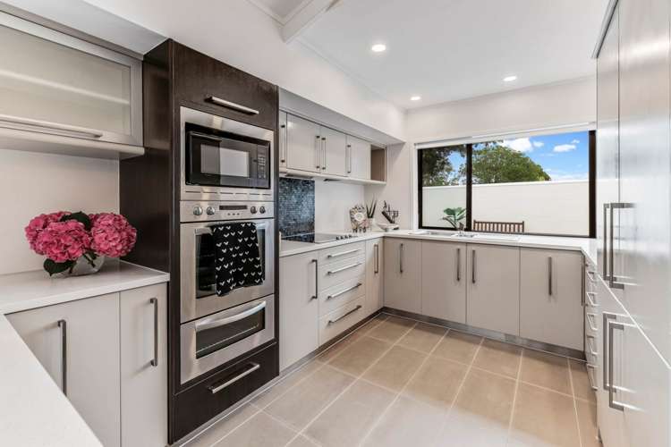 2/33 Vivian Wilson Drive Eastern Beach_9