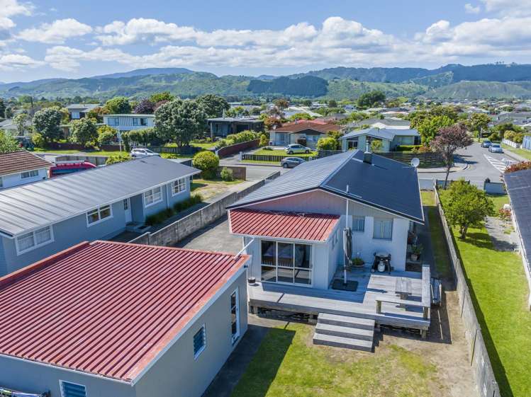 77 Gray Avenue Paraparaumu Beach_19