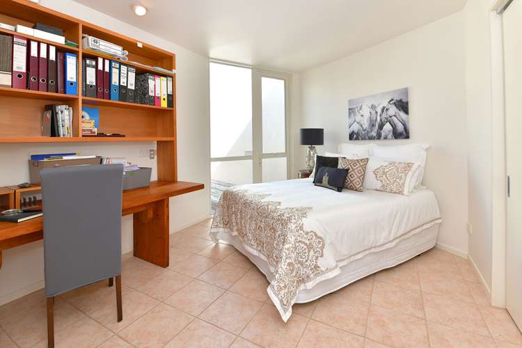 20 Pacific Parade Army Bay_16