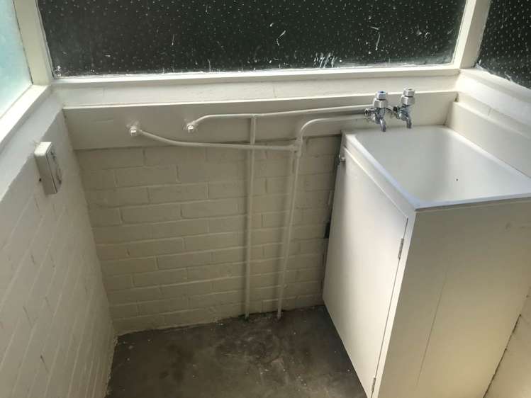 2/17 Frieston Road Milford_11