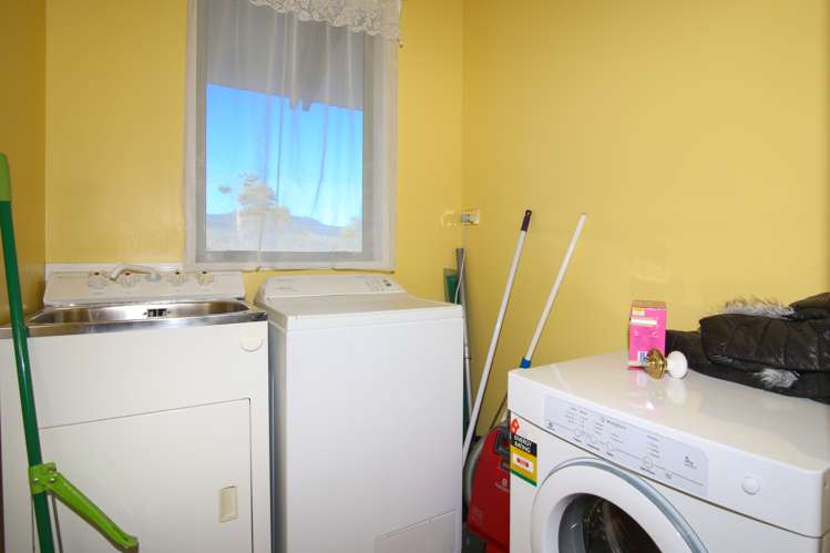 331 Utopia Road Westport_12