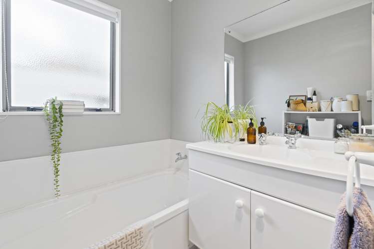 5a Langstone Street Welcome Bay_14