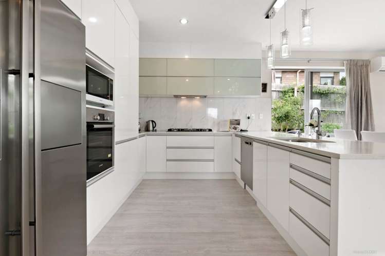 2 Emell Street Silverdale_13