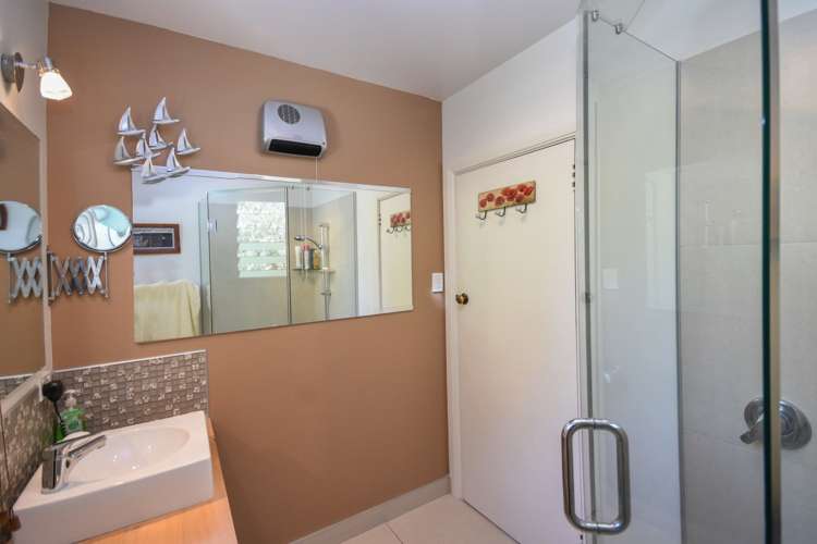 8 Hellyer Street Macandrew Bay_11