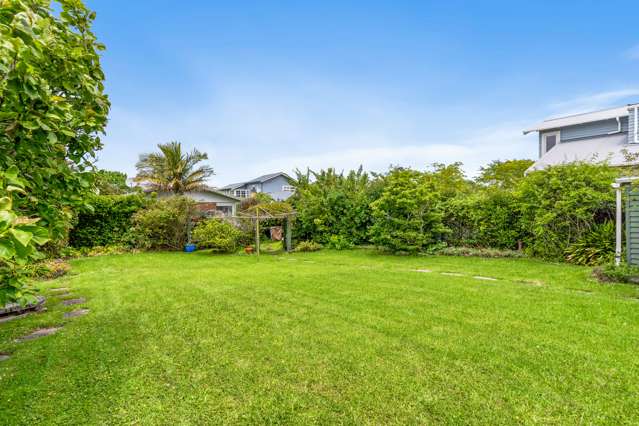 5 Ascot Avenue Narrow Neck_4