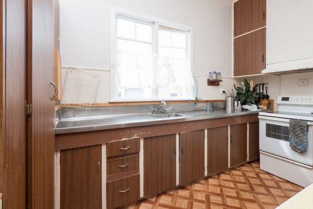 24 Bird Road Stratford_2