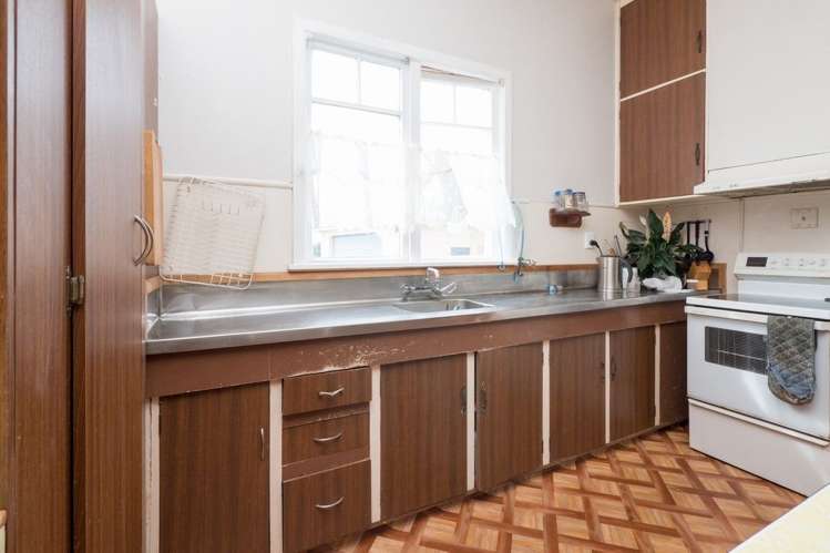 24 Bird Road Stratford_2