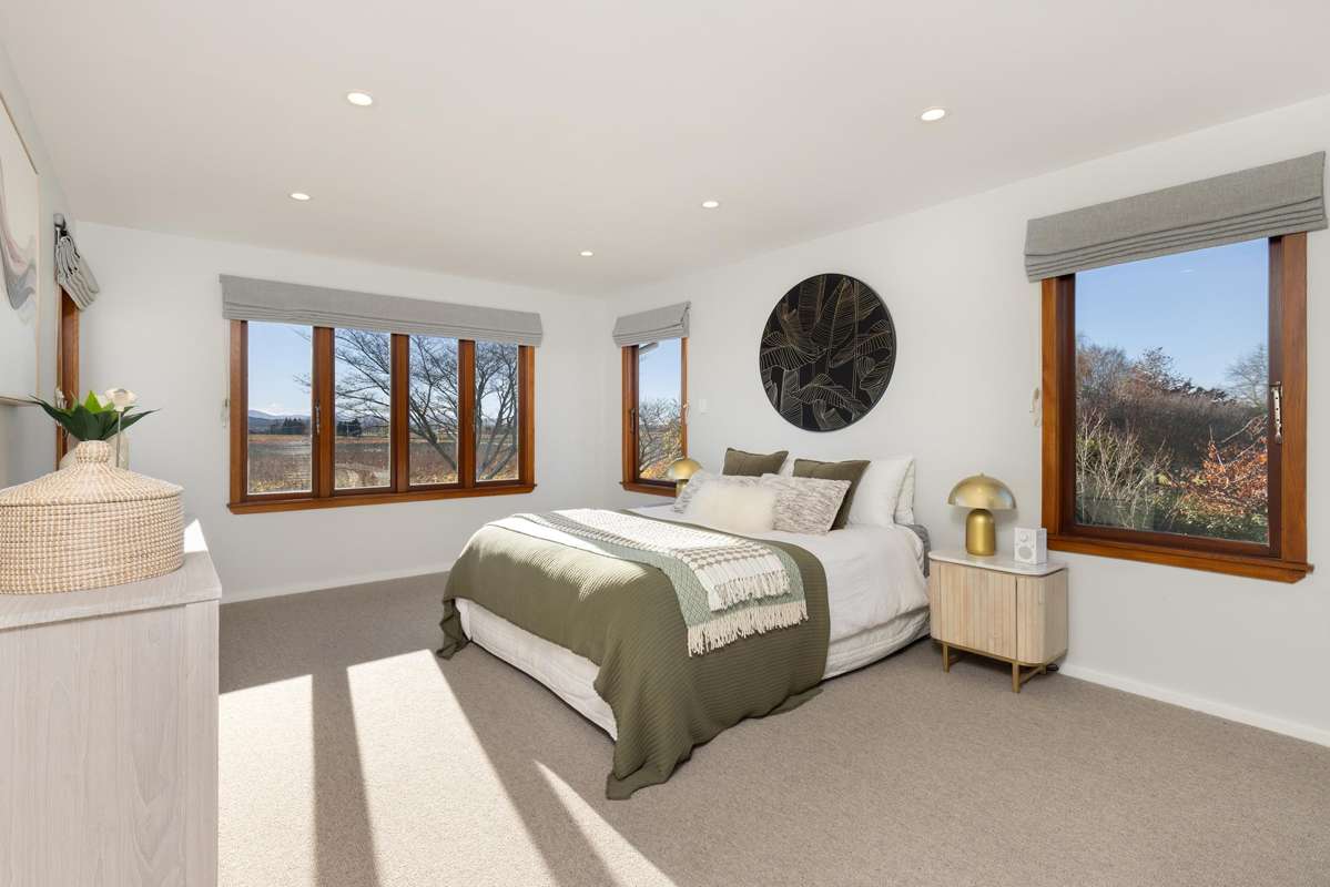 25 Clover Road West_2
