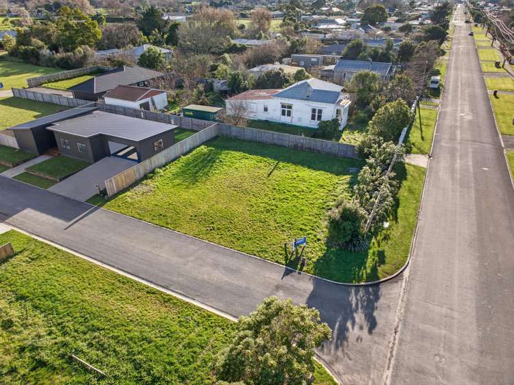 2 and 2A Macrocarpa Lane_5