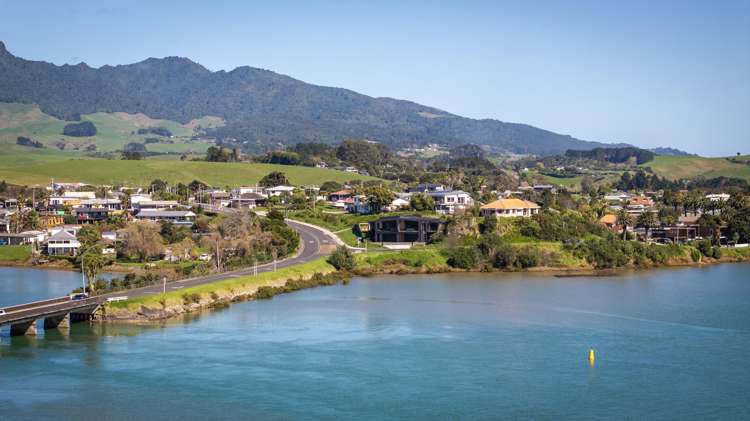 2a Marine Parade Raglan_30