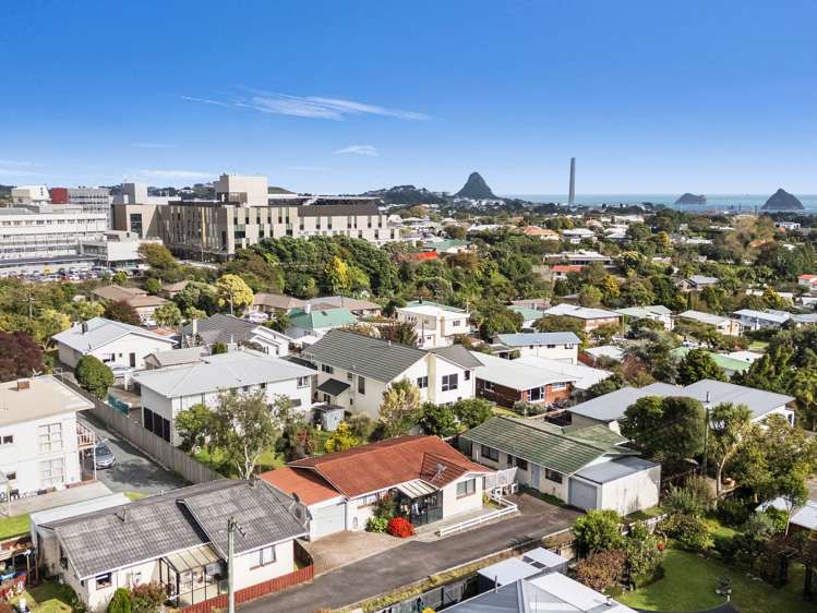 2/14 Burns Street Westown_33