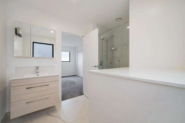 13/10 Willcott Street 1727_8