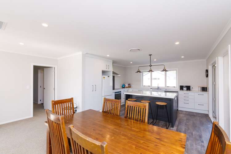 5 Mahi Grove Feilding_9