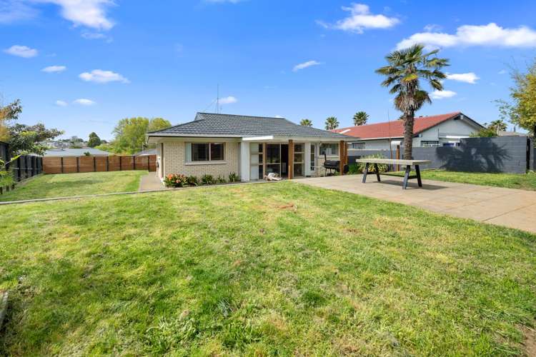 34 Meadway Sunnyhills_13