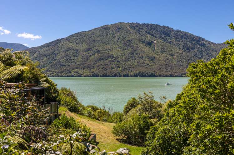 687 Queen Charlotte Drive Havelock_19