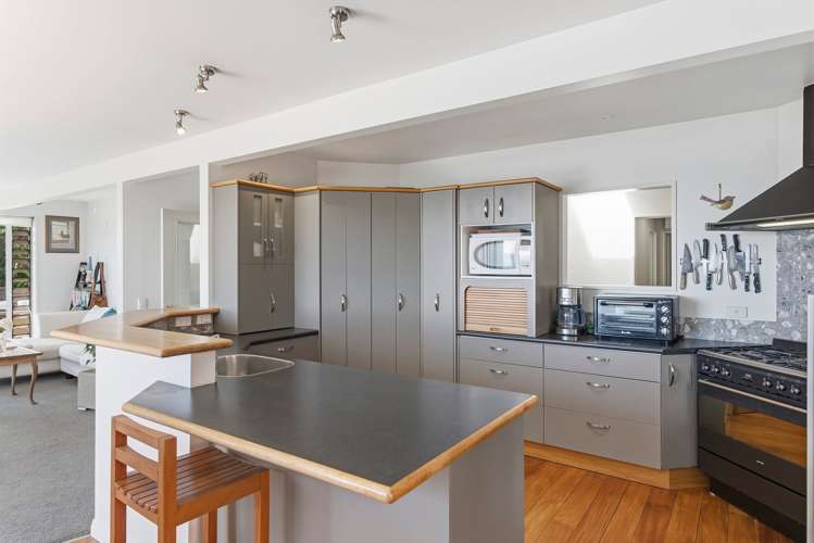 60 The Esplanade Raumati South_23