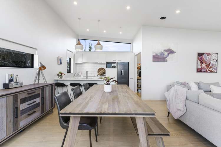 15 Beach Road Mellons Bay_8