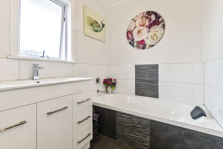 8 White Road Manurewa_9