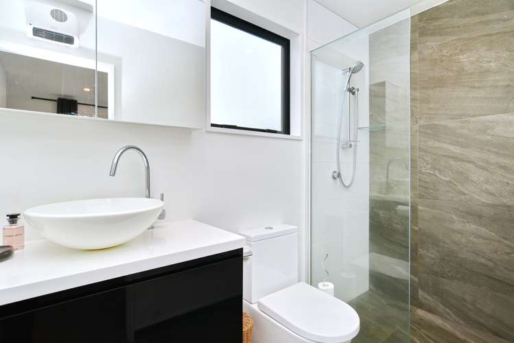 15 Colin Laloli Place Wigram_13