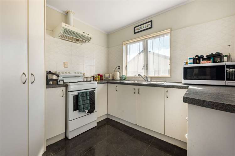 42 Manston Road Mangere_9