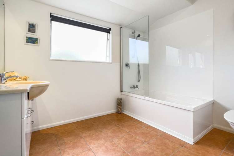 6 Tiller Court Gulf Harbour_14