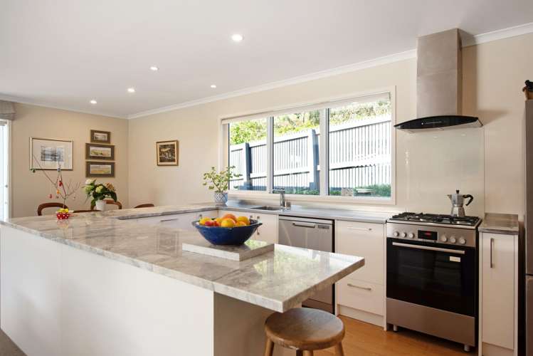 8 Kaka Street Waikanae_4