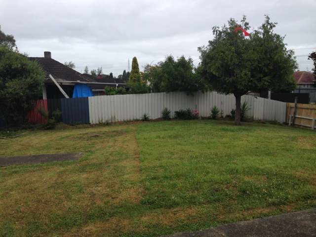 29 Crown Crescent Otara_1