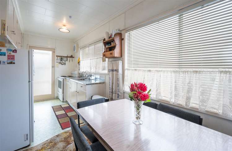 2/13 Maitland Avenue Stoke_1