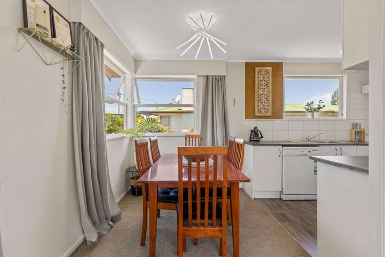 43 Lisa Crescent Mangakakahi_7